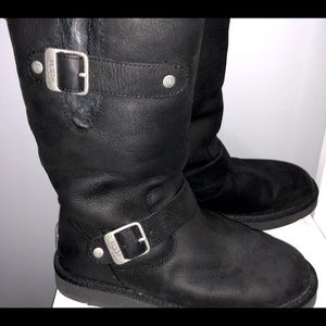 UGGS Black boot size 6